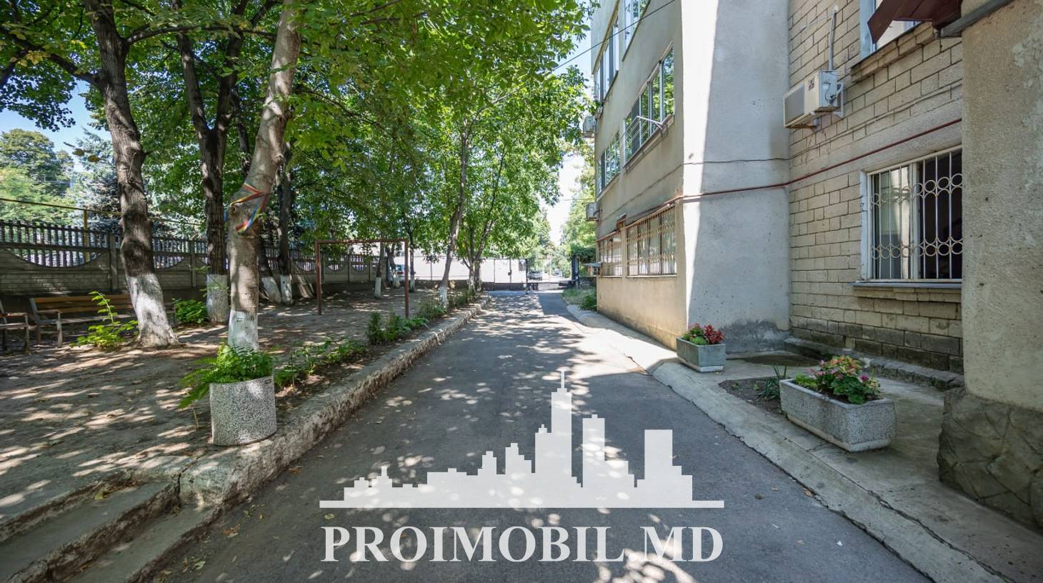 https://images.proimobil.md/I6xoqynm5RDKBljnliyqA_yoTkvL07T4r-xbHItlER0/watermark:0.75:so:0:30:0.39/resize:fill:1460:816:1/gravity:ce/bG9jYWw6Ly8vZXN0YXRlL2xyLzk0YTI1ZGQzLTZhZmQtNGJmOC1iYzllLWFhZmU0NGUzODk1Mi5qcGVn