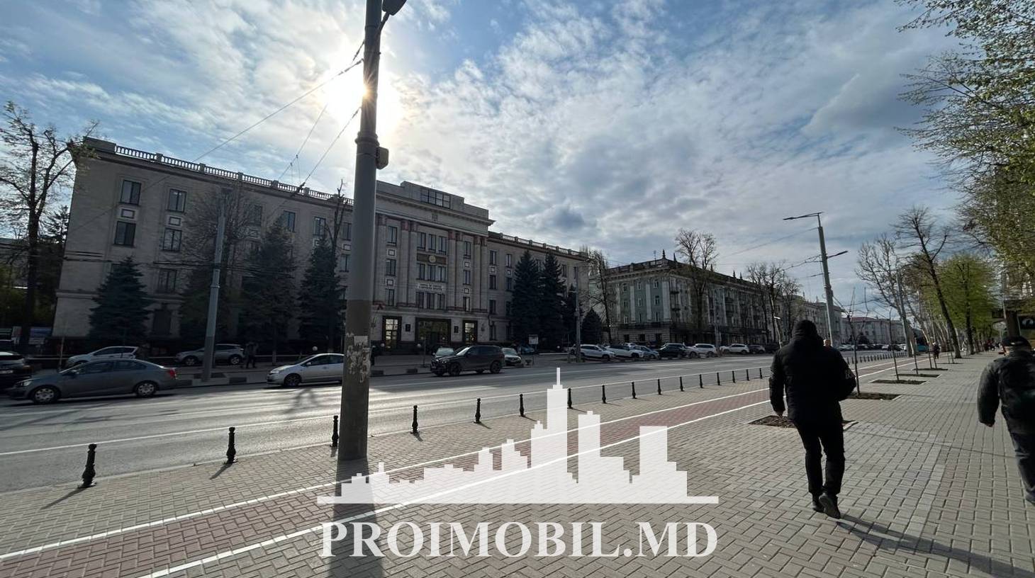 https://images.proimobil.md/I8C2h7ITi4u4vz7bUfeto3Gv-4ofyoLwNbI81Y_ZQF4/watermark:0.75:so:0:30:0.39/resize:fill:1460:816:1/gravity:ce/bG9jYWw6Ly8vZXN0YXRlL2xyL2E0NzllNTMwLTNlYTgtNDQ2MS04YzFlLWZiY2IxYmMyMGI4Zi5qcGVn