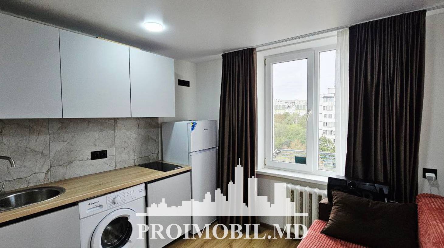 https://images.proimobil.md/ICMxF6iYdklYIHc9E8VGjVl810kQ6L6s4yqD2uPg6zA/watermark:0.75:so:0:30:0.39/resize:fill:1460:816:1/gravity:ce/bG9jYWw6Ly8vZXN0YXRlL2xyL2ZhNWViMDQzLWYyYTItNGJlOC1iZTlkLWY0YTg4OTk5MWQ1Zi5qcGVn