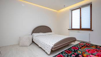 https://images.proimobil.md/IDnMYXEN7vUDZSWhN3rlpsPGz_WuqkozXDOlui2ANao/resize:fill:350:198:1/gravity:ce/bG9jYWw6Ly8vZXN0YXRlL2xyLzY0OTJhY2Y4LTg0NDYtNDMxMi1iMTc5LTZlMTYzM2Y0NGM3Zi5qcGVn