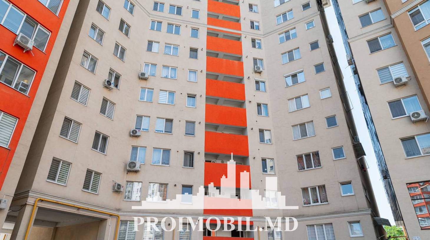 https://images.proimobil.md/IE0Yc8lpx4S3C9137kOtbAZegzPjmssj6gAACuAm0XQ/watermark:0.75:so:0:30:0.39/resize:fill:1460:816:1/gravity:ce/bG9jYWw6Ly8vZXN0YXRlL2xyL2M1NzU1MGZjLWI4NWEtNDU3NC1hNzhhLTE1YTBlZjYyMTBmZS5qcGVn