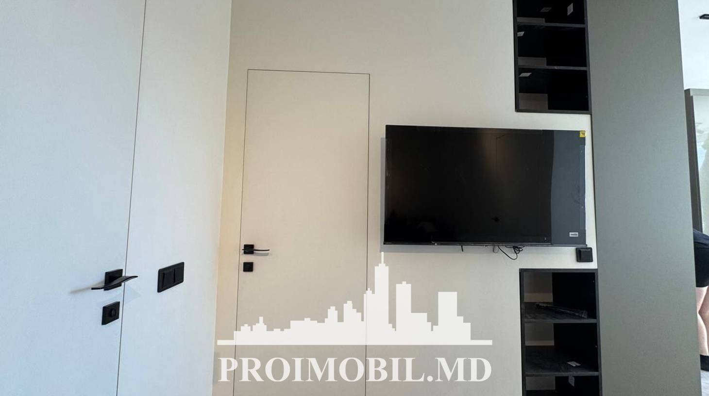 https://images.proimobil.md/IEZmRD_woyvwhf-IkQZHgb1zYM6__ZhX-Vf9B1OLu2Y/watermark:0.75:so:0:30:0.39/resize:fill:1460:816:1/gravity:ce/bG9jYWw6Ly8vZXN0YXRlL2xyLzBiZWE1MWFjLTlhYmUtNGY2Mi04YmU1LWExZDZhZGMyMjFiNS5qcGVn