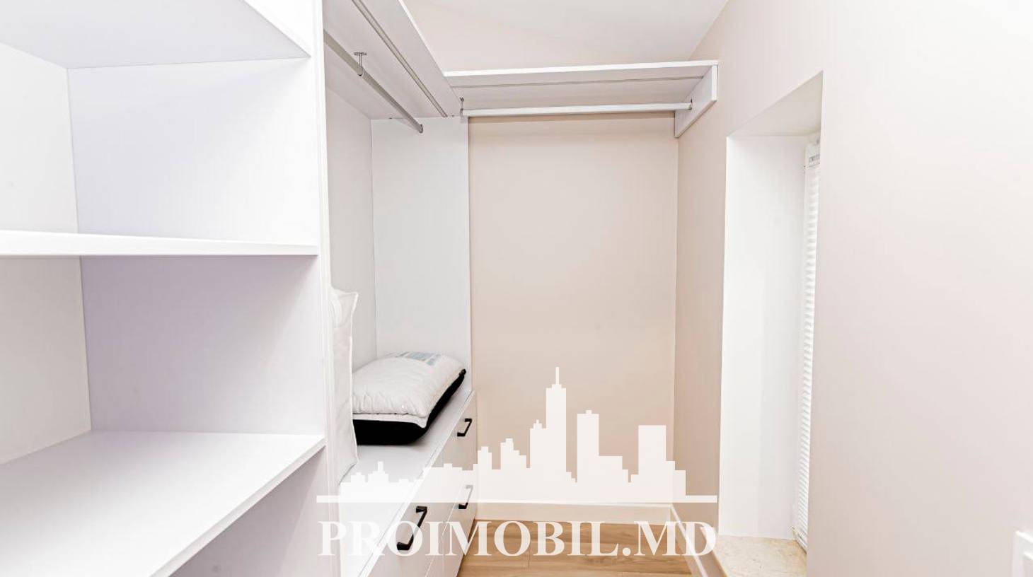 https://images.proimobil.md/IEiL6Zhq1YKtdhl7LYZMVUOxPmcFwqOhQJ0UgaGi0lo/watermark:0.75:so:0:30:0.39/resize:fill:1460:816:1/gravity:ce/bG9jYWw6Ly8vZXN0YXRlL2xyLzI1ODY5NWI3LTM5YmMtNDRkMS1hMzYzLTE3NGE1YjE4YWI5OC5qcGVn