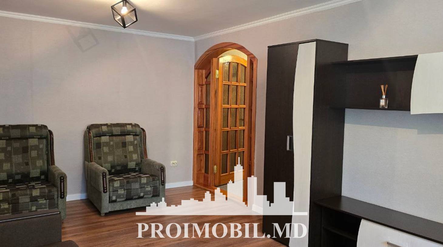 https://images.proimobil.md/IFYlWgsGu3IYzkWZjzC7sZyI7J6Sf61TQRTfkVeQ6Xw/watermark:0.75:so:0:30:0.39/resize:fill:1460:816:1/gravity:ce/bG9jYWw6Ly8vZXN0YXRlL2xyLzJiMGJmOTFhLWM5ZDQtNDdmNi1hNGQ4LTllZGRhM2M1NzBmZi5qcGVn