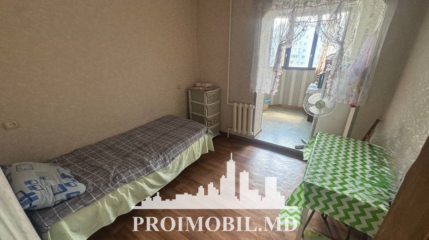 https://images.proimobil.md/IGE415q9bQ6e6cKE-ZyHzcCFASr6J-4nXijlXIjtSsA/watermark:0.75:so:0:30:0.39/resize:fill:1460:816:1/gravity:ce/bG9jYWw6Ly8vZXN0YXRlL2xyLzJhOTdhYTlmLWM2YjktNDQ3MC1iY2UxLTUyODkwYmE5MjNmYy5qcGVn