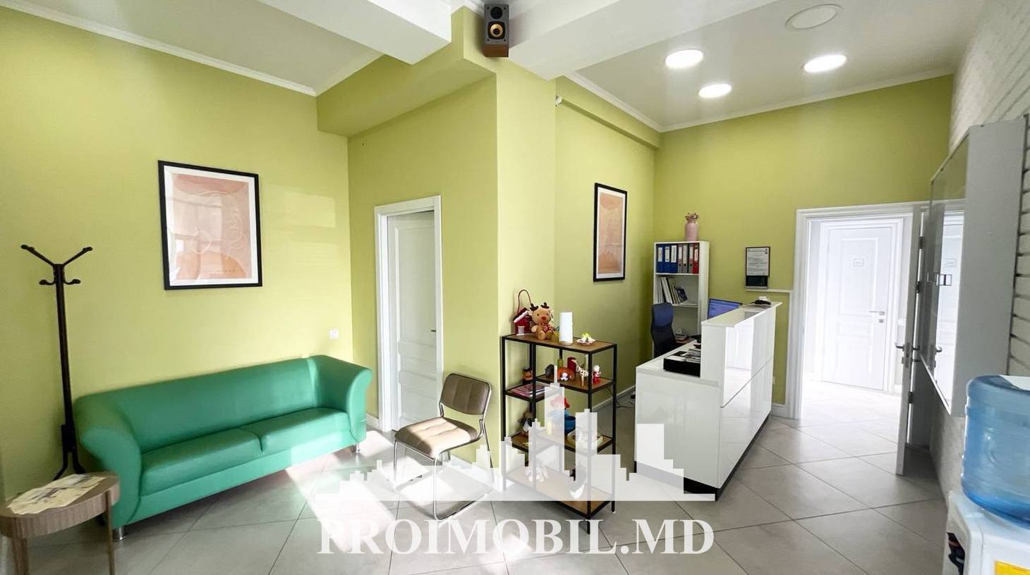 https://images.proimobil.md/IIHPsmlmfUEgzM3U5uAtQJ85h0RcYBDG8MLr0v_fK2s/watermark:0.75:so:0:30:0.39/resize:fill:1460:816:1/gravity:ce/bG9jYWw6Ly8vZXN0YXRlL2xyL2FiYjc4ZDUxLWNjZDItNGI5Yy1hN2MyLWVjNDFlMjY5NjM3Zi5qcGVn