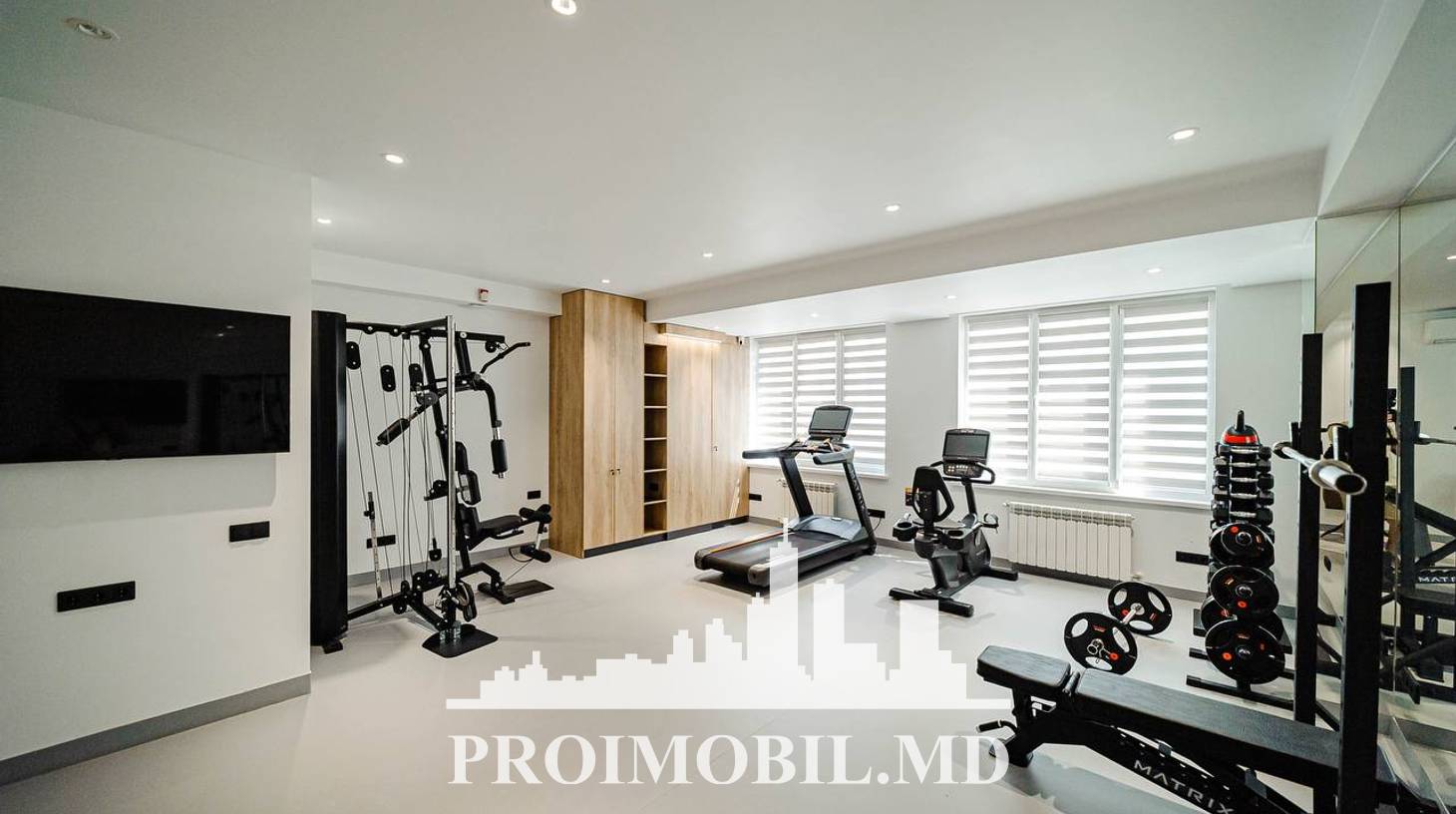 https://images.proimobil.md/IJ6qkMNSLpULvNQn3WkxtJ3x6THIWAkGhQdLOR4CfmQ/watermark:0.75:so:0:30:0.39/resize:fill:1460:816:1/gravity:ce/bG9jYWw6Ly8vZXN0YXRlL2xyL2M0M2RiZmMyLWViMTMtNDE5OC1hOGRhLThkNThkZGFhNjI5YS5qcGVn