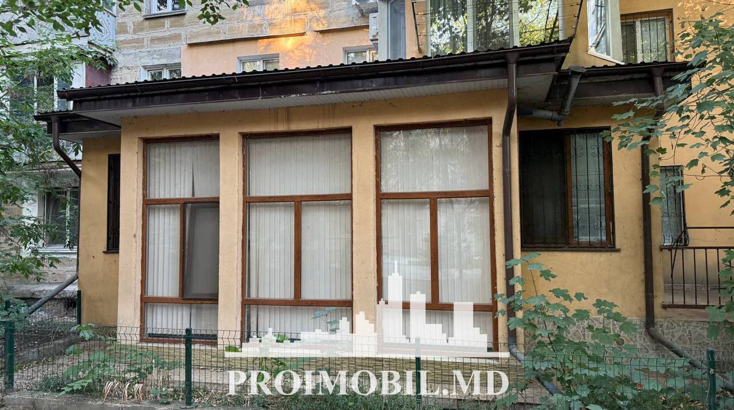 https://images.proimobil.md/IN59SqdqgXqXC9Dm1vD4G43JpVh83umHom3gi6dCqFw/watermark:0.75:so:0:30:0.39/resize:fill:1460:816:1/gravity:ce/bG9jYWw6Ly8vZXN0YXRlL2xyL2IzYTI5YmNkLThkY2ItNDU0Mi05YjY5LTVjNmViODRlZTUyYi5qcGVn