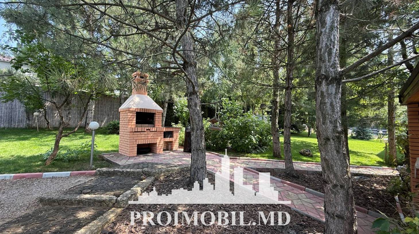 https://images.proimobil.md/IPG8y4Q7ZIxldjvoQS11PrN9_dRSvd3AyYMuPDd2n0M/watermark:0.75:so:0:30:0.39/resize:fill:1460:816:1/gravity:ce/bG9jYWw6Ly8vZXN0YXRlL2xyL2I2ZWY5ZWZiLTVjZjctNGU5OC1iZDk3LWQ0YjY2MGU2NDFiNS5qcGVn