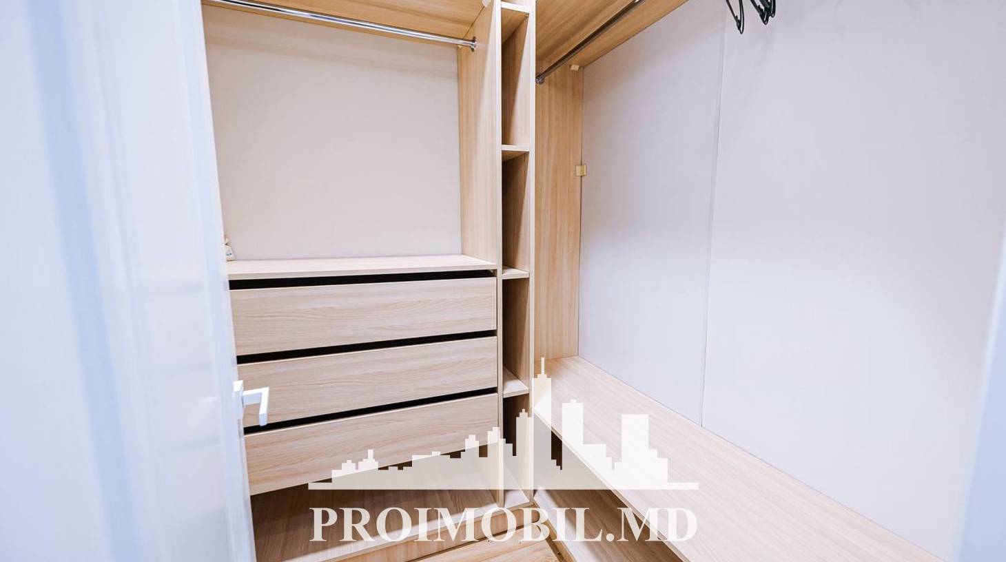 https://images.proimobil.md/IPWyEOD85U9YvGdmjxtzEMBad7euTK6L70HOsJd-Yu0/watermark:0.75:so:0:30:0.39/resize:fill:1460:816:1/gravity:ce/bG9jYWw6Ly8vZXN0YXRlL2xyL2Y2NzczYTBjLTEyNmEtNDRhMi05OTFlLTNiYWMwNDA4OTAyNC5qcGVn