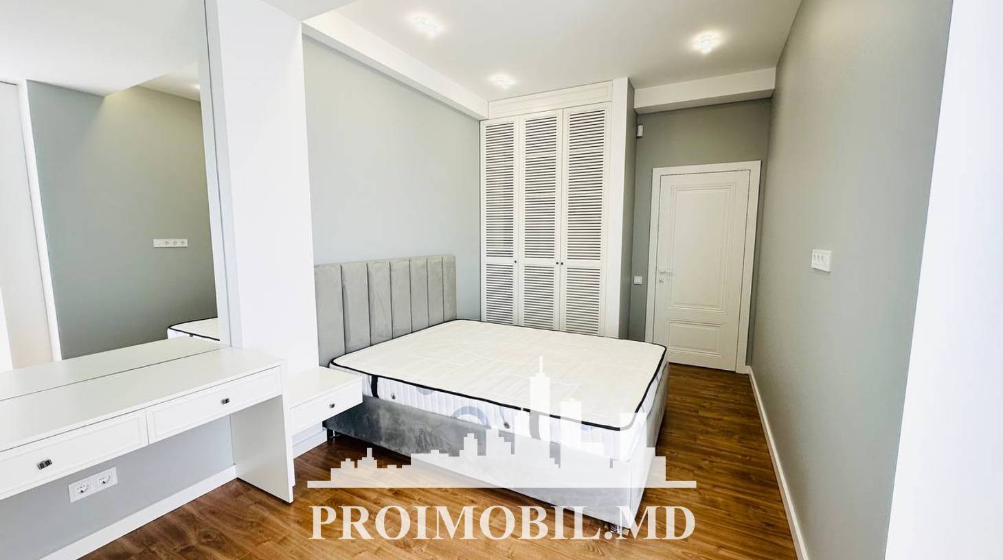 https://images.proimobil.md/IQT303gE1HGyICz_W951QLmV1AxnAZvVGwJ1y2epmgU/watermark:0.75:so:0:30:0.39/resize:fill:1460:816:1/gravity:ce/bG9jYWw6Ly8vZXN0YXRlL2xyLzg3MWJjMzM0LWE5NjAtNDVkZC1hNDgzLTdkODMzOTI1ZmU3OS5qcGVn