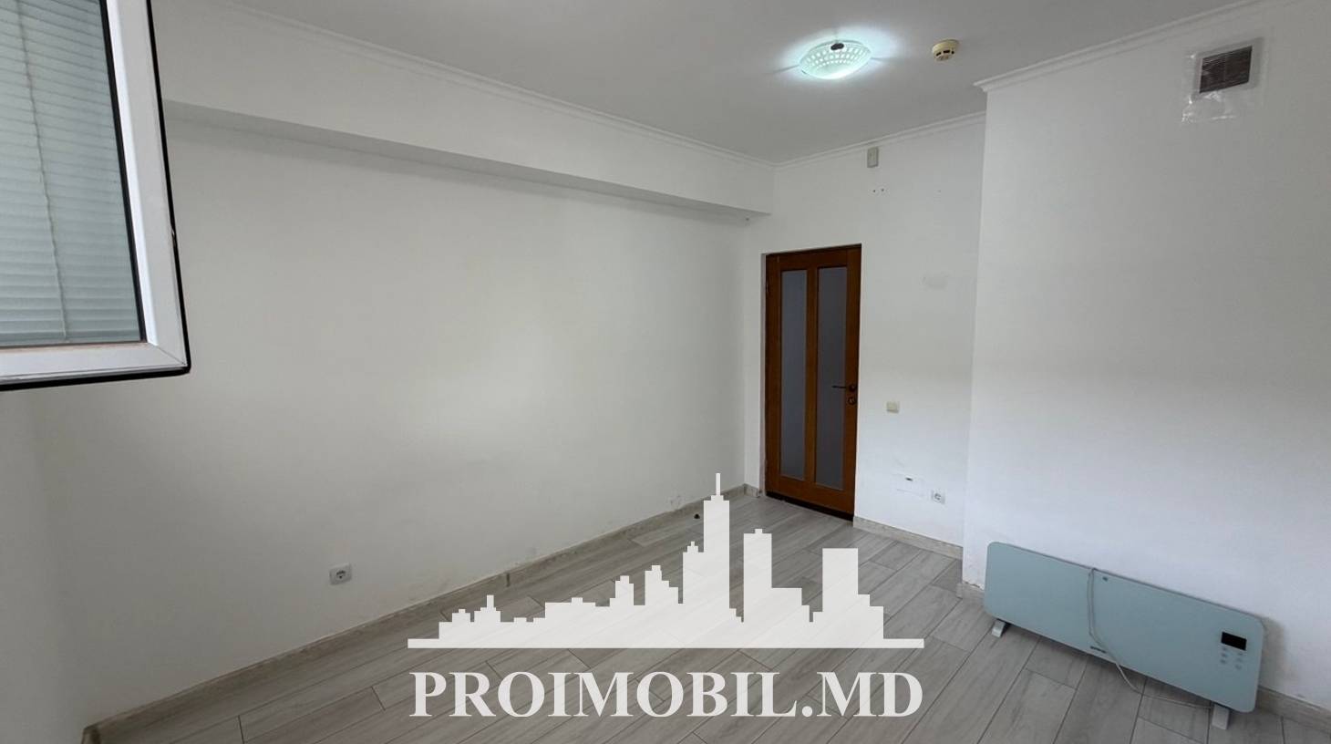 https://images.proimobil.md/ISd2rXcoUOisFvmfXJPubaqxYY_qvU0iXz48Y5zQjfM/watermark:0.75:so:0:30:0.39/resize:fill:1460:816:1/gravity:ce/bG9jYWw6Ly8vZXN0YXRlL2xyL2ZmYjQ3MDk4LTUwMDEtNDlhNS1iM2IyLTY4NWFhNzUyYWI4YS5qcGVn