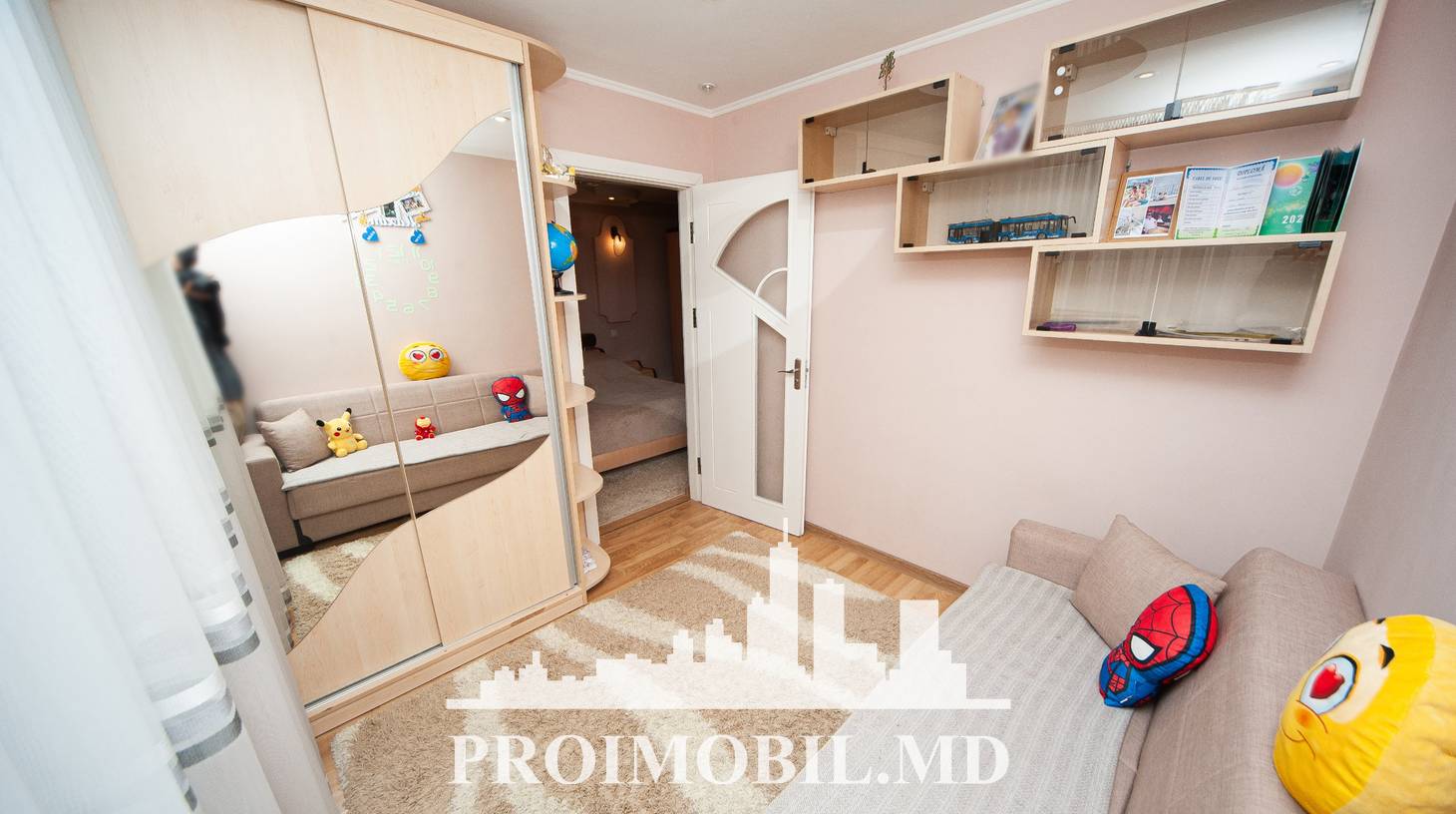 https://images.proimobil.md/IStiFmvfpbE1zF-p_IOcvt3awEViXMZo8D7bE5kEqD8/watermark:0.75:so:0:30:0.39/resize:fill:1460:816:1/gravity:ce/bG9jYWw6Ly8vZXN0YXRlL2xyLzIzOWU3ZjhmLWJjZDEtNGJmNC1hNWViLWQ1YzU4ZTIyZmE0ZS5qcGVn