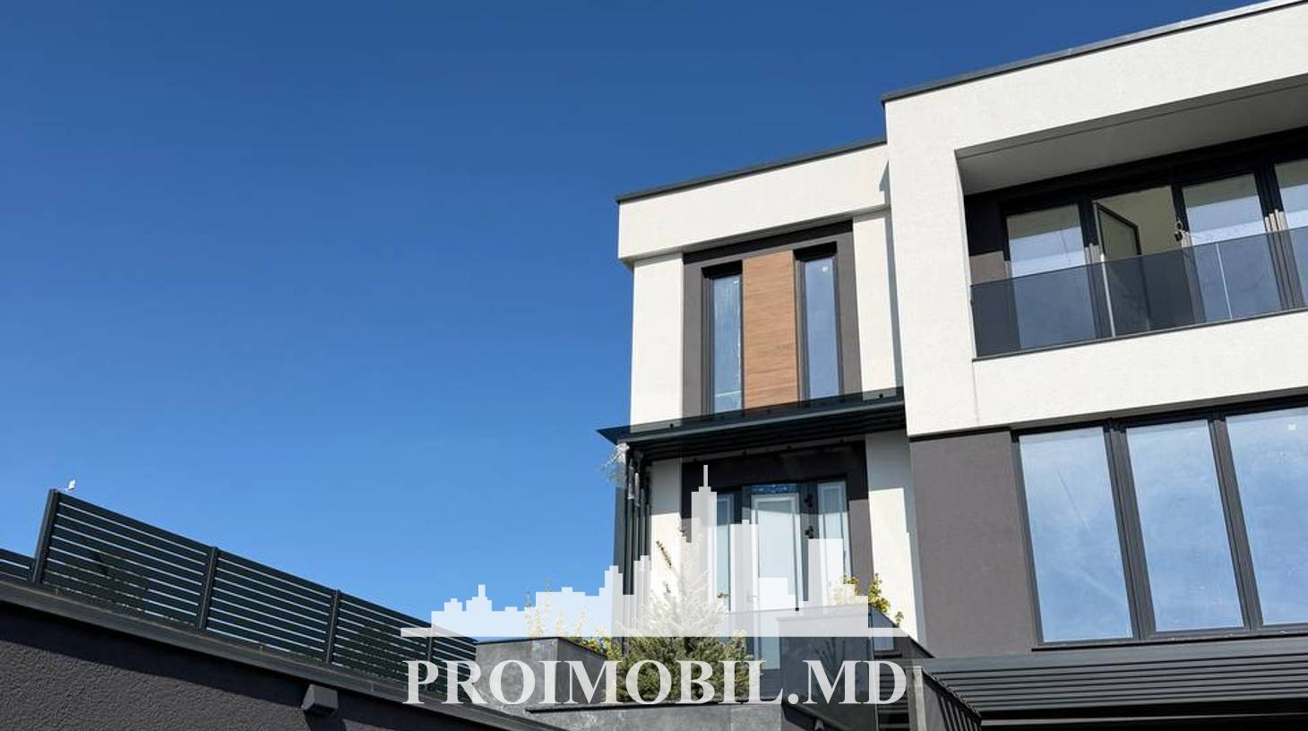 https://images.proimobil.md/IV5KdK_DD9alMdwiPktRCfmV5gDmpZ4Kd3H4QWJDbIk/watermark:0.75:so:0:30:0.39/resize:fill:1460:816:1/gravity:ce/bG9jYWw6Ly8vZXN0YXRlL2xyLzUyOWNkNjYzLWEzYzMtNGQ0Ny05MzJhLWM3MDFjMjRiYzJjNy5qcGVn