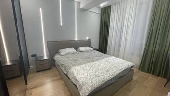 https://images.proimobil.md/IYw5ZiE2A2yYEFjYCxjgYuqyRH1FCQkDbJA3Cn7BuTY/resize:fill:350:198:1/gravity:ce/bG9jYWw6Ly8vZXN0YXRlL2xyL2M3ZTg5N2NkLTA5YTQtNGQ4ZS04YjBiLTc2NDMzMzAwNTBmZi5qcGVn