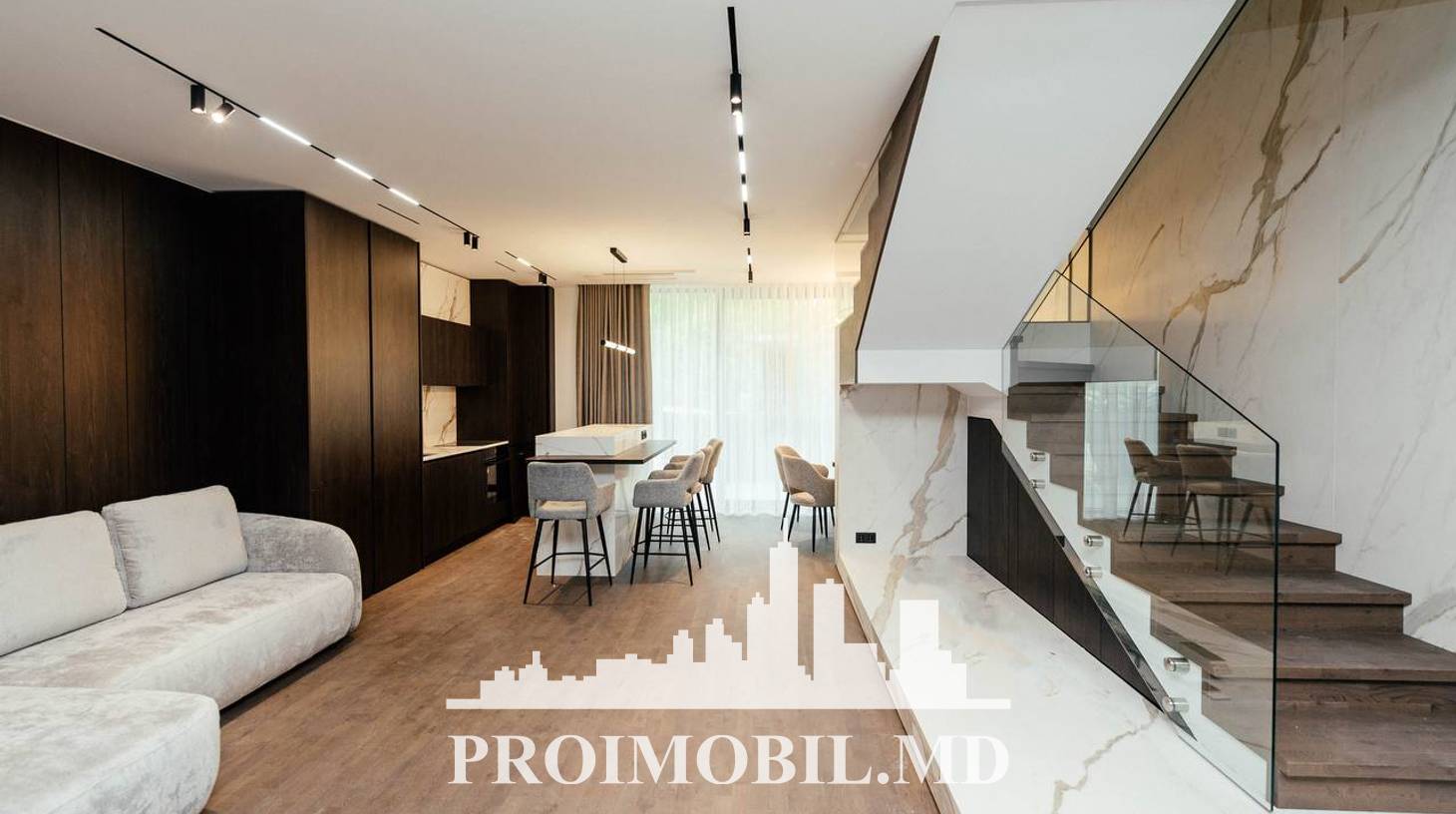 https://images.proimobil.md/IZXAcTTPE93l_k8qEQM66rEWYbh7GS6PH3C0Td6fnks/watermark:0.75:so:0:30:0.39/resize:fill:1460:816:1/gravity:ce/bG9jYWw6Ly8vZXN0YXRlL2xyLzZhZWYwZjliLWUzY2MtNDFkOS1hZjlmLTkwMGE4M2NhZWU0ZC5qcGVn