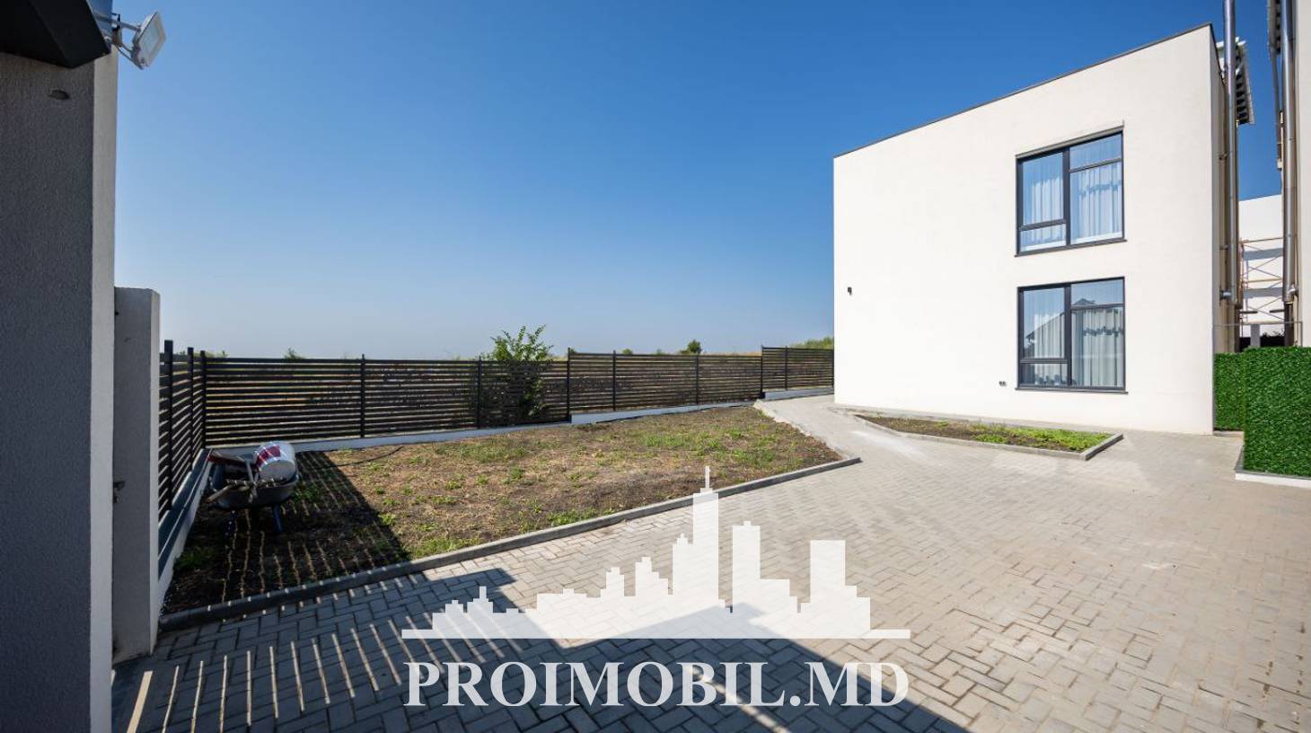https://images.proimobil.md/I_G6QzsEDpCqcS_2DROV84Jy4d8SzfIIx-6ZueRNiEU/watermark:0.75:so:0:30:0.39/resize:fill:1460:816:1/gravity:ce/bG9jYWw6Ly8vZXN0YXRlL2xyL2I2ZTY2NzM1LTliYWQtNDhmNS05MjRkLTE3YjQxOWI2ZjViNi5qcGVn