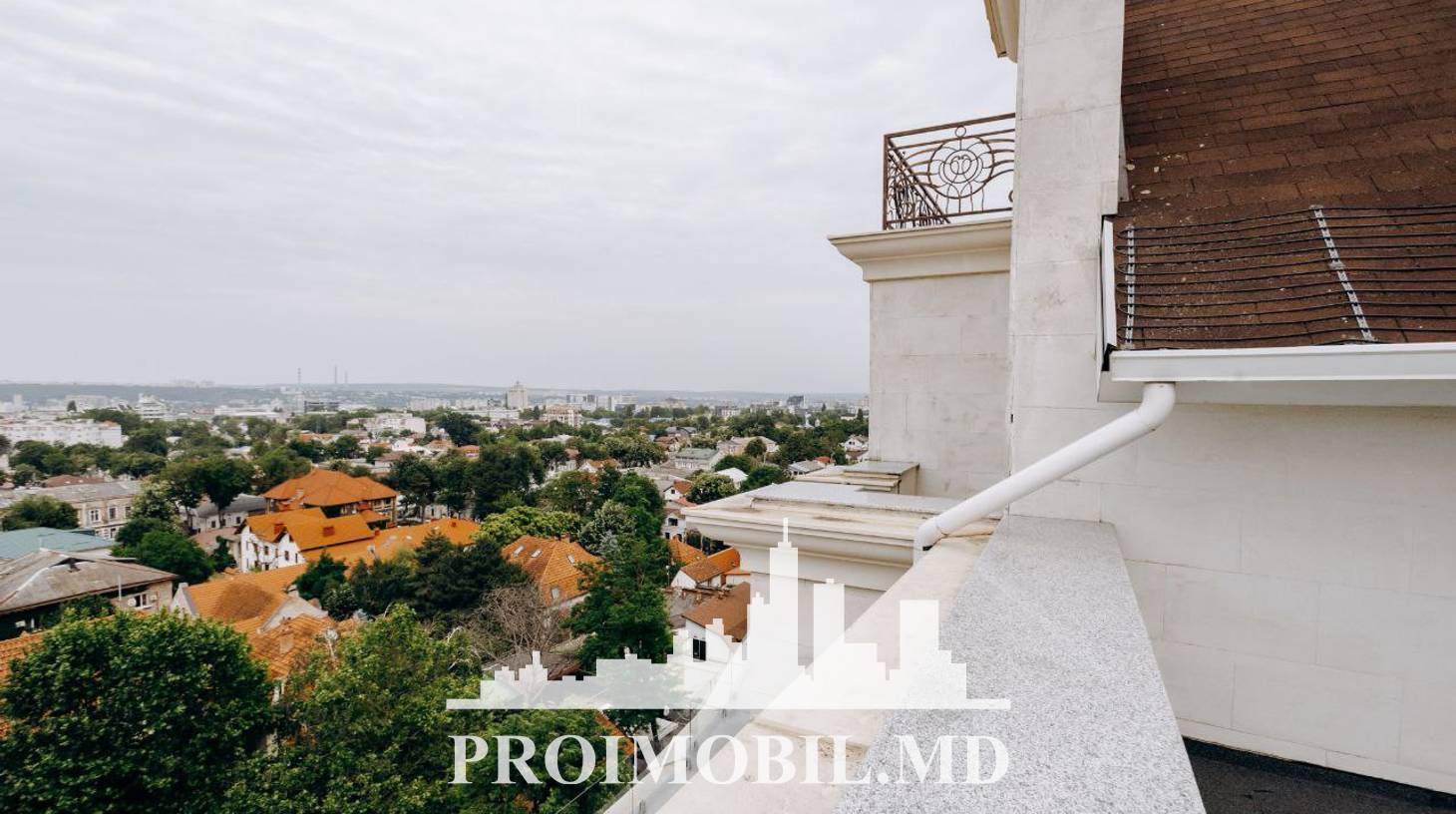 https://images.proimobil.md/Ibxtrj5OSC9xbwu_C9CBtxWug7iyJq1PI3kpX8vKuZ4/watermark:0.75:so:0:30:0.39/resize:fill:1460:816:1/gravity:ce/bG9jYWw6Ly8vZXN0YXRlL2xyL2EzMTNhMzQ0LTgwZGMtNDlhNC05MWRjLTk2OTI0MTY0ZDE3YS5qcGVn