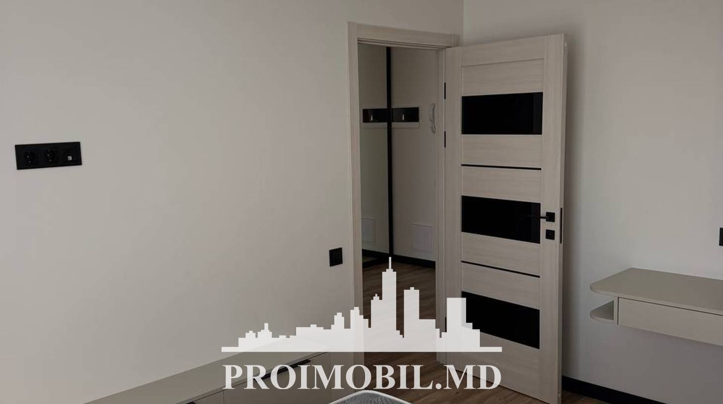https://images.proimobil.md/IcbDPoymxxvt3yN9cUxsFn-5WzlGVFTAqz_7MZ3GOcg/watermark:0.75:so:0:30:0.39/resize:fill:1460:816:1/gravity:ce/bG9jYWw6Ly8vZXN0YXRlL2xyLzRhZmJiN2E2LTkyMjQtNDlkOS1iNWUzLTBlNTZjZDdhMmQwOS5qcGVn