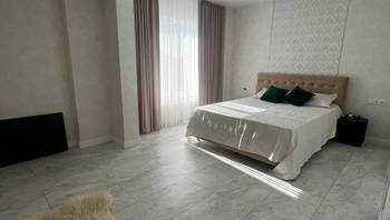 https://images.proimobil.md/Id0ErbUVJMrS-Qlp7lYb2whFnJi4zMmalPhTd5Q2D2Q/resize:fill:350:198:1/gravity:ce/bG9jYWw6Ly8vZXN0YXRlL2xyLzg2NTAxNmUxLWEzZTItNDgxNi04ZGY3LWE1ODgwZTU4MzRkZS5qcGVn