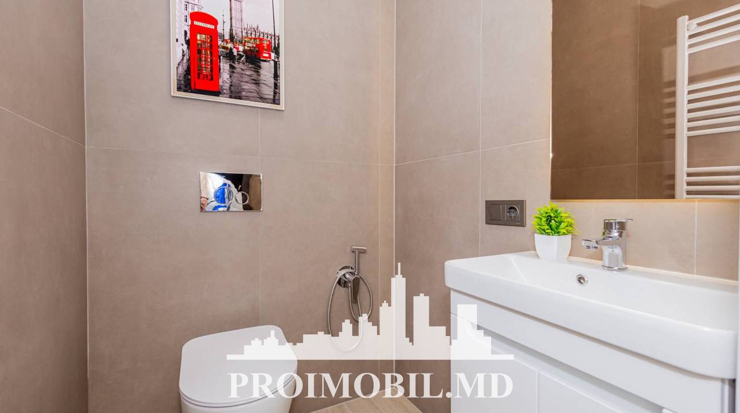 https://images.proimobil.md/IeIxZsZWEnJ_4sUNIDj06cZ9Af8gBeyT7FrT5WilUv4/watermark:0.75:so:0:30:0.39/resize:fill:1460:816:1/gravity:ce/bG9jYWw6Ly8vZXN0YXRlL2xyLzU3OTdlOGNmLTE4ZDktNDkwYi1hYzUwLTFhNTI0YWM2NWU4NC5qcGVn