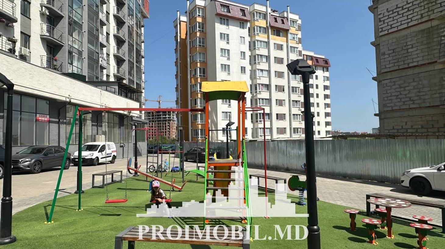 https://images.proimobil.md/IgeTE0sbiQ1_z0YWZOqeqZK1fxt0za5g1zzGN4qHW_c/watermark:0.75:so:0:30:0.39/resize:fill:1460:816:1/gravity:ce/bG9jYWw6Ly8vZXN0YXRlL2xyLzM5ZTBlYjI1LWMxZmYtNGFiMi04ZjkxLTQxNDBiNmQ5YjUxMC5qcGVn