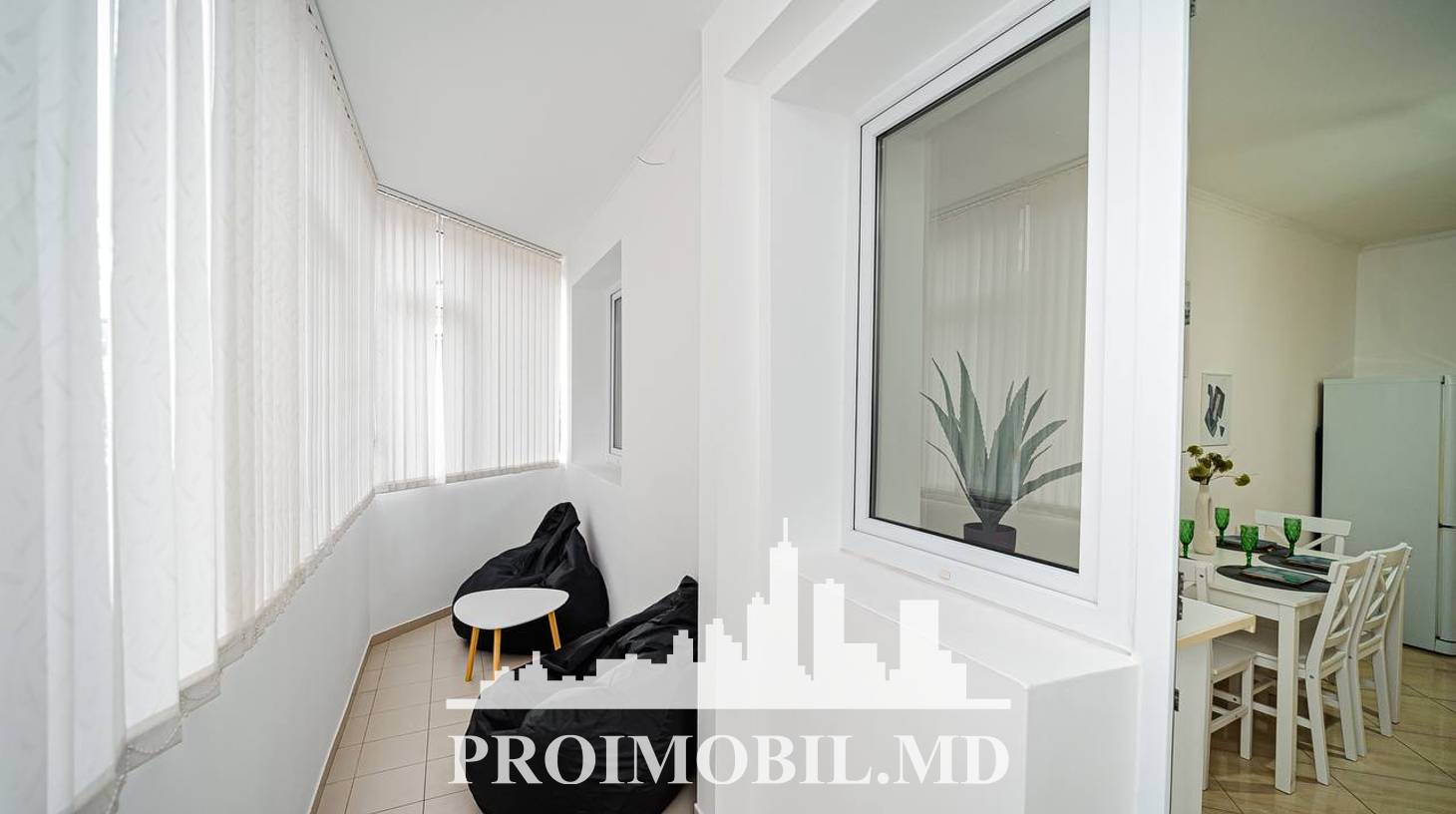 https://images.proimobil.md/IksPTYrnoZvd62aVCl_xJgJZyYAXDRkzR8nhh0p2aQU/watermark:0.75:so:0:30:0.39/resize:fill:1460:816:1/gravity:ce/bG9jYWw6Ly8vZXN0YXRlL2xyL2RmYTBjMDc5LTNjNTAtNGFhZS05NDZiLTI1MmQwOThmM2NjYS5qcGVn