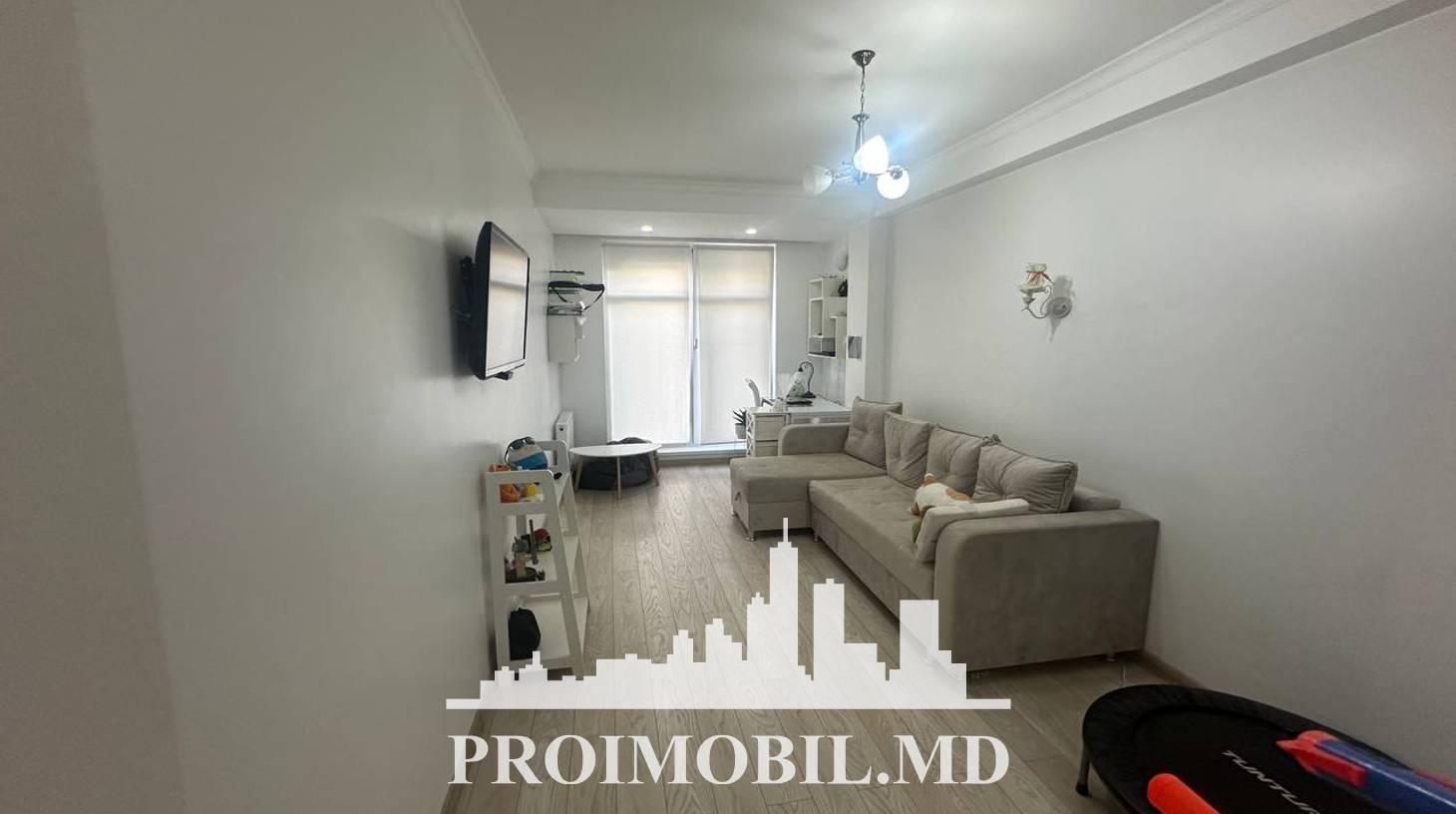 https://images.proimobil.md/IlgnIy1spb2QvUDYBNoIj89Mr0m-uWzwgQV9IM-O30o/watermark:0.75:so:0:30:0.39/resize:fill:1460:816:1/gravity:ce/bG9jYWw6Ly8vZXN0YXRlL2xyLzNmY2QwOGExLTI1YTQtNDQzNi1iYTY5LTQ0NmE4MWRlMTkzZC5qcGVn