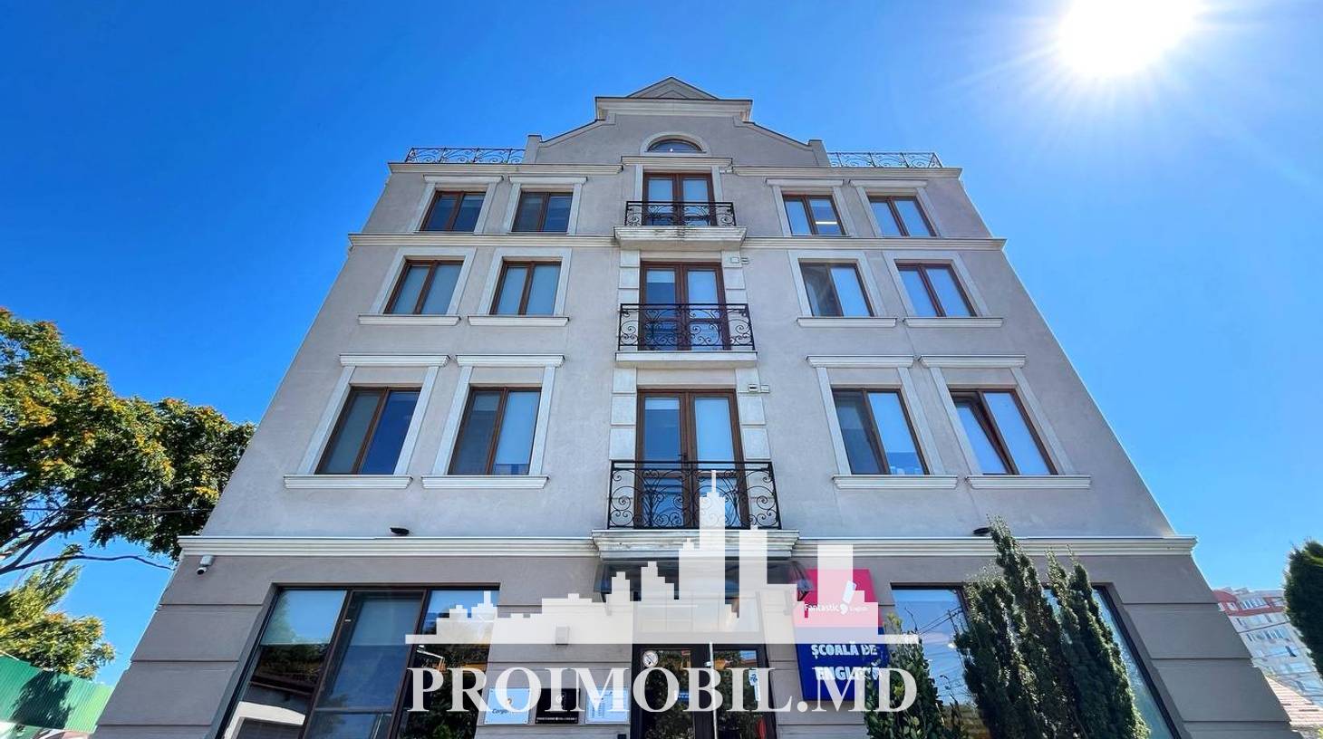 https://images.proimobil.md/IprkJPKLHyPYTVMZcMsXGsJ5n_FuLaIJ2KZoDI6IdpE/watermark:0.75:so:0:30:0.39/resize:fill:1460:816:1/gravity:ce/bG9jYWw6Ly8vZXN0YXRlL2xyL2I1MjI0ZDBkLWM4NDctNGJiZS04NTc2LTFhYjk4ZGYzNGYxOS5qcGVn