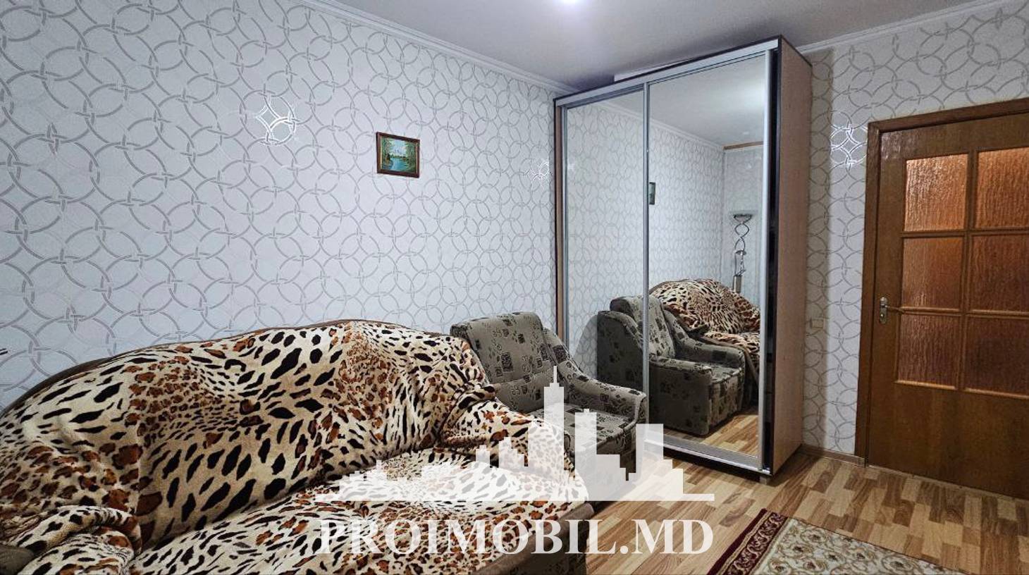https://images.proimobil.md/IqDb2uqkC0hMaO_r7YzmtK8m0mA2g63O4MT8BNXiTJc/watermark:0.75:so:0:30:0.39/resize:fill:1460:816:1/gravity:ce/bG9jYWw6Ly8vZXN0YXRlL2xyLzc5OWI1N2U3LTczOTktNDM0NC1iZjQ5LWQ3MWMxODRlMzAwZC5qcGVn