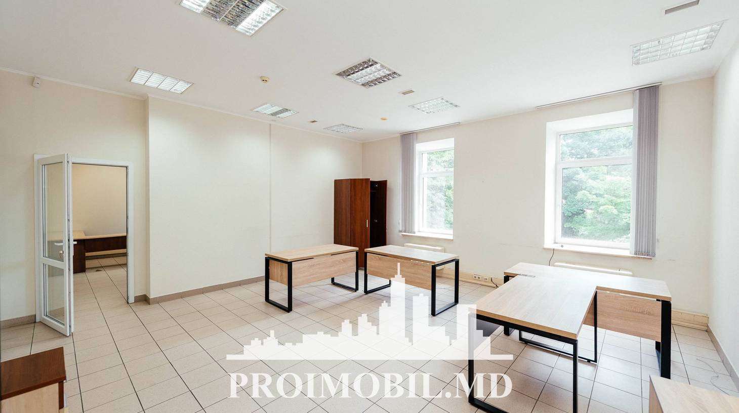 https://images.proimobil.md/IqFOnJWsSbGm57d2oRV4Na4IbMIAJmyZIyO4oHjUDJ4/watermark:0.75:so:0:30:0.39/resize:fill:1460:816:1/gravity:ce/bG9jYWw6Ly8vZXN0YXRlL2xyLzUxODAxM2ZjLTAwNGEtNDMxMy05NzUyLWE5ODc1NDFiMDc1Yi5qcGVn