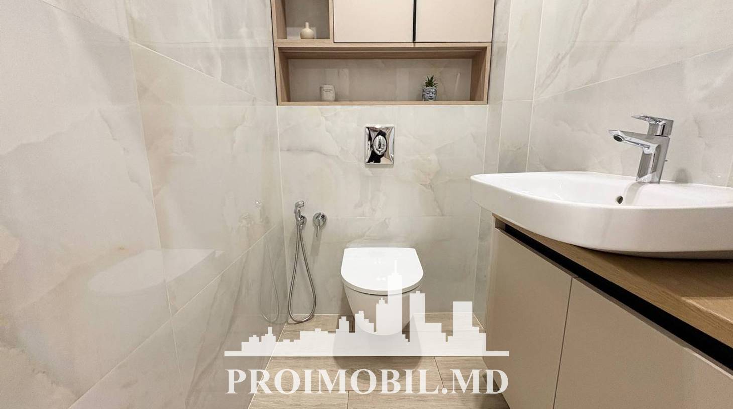 https://images.proimobil.md/IsQ-94wVCBsN6dtm8H9rZyhikpXGuO18ssBjJ2XvYSY/watermark:0.75:so:0:30:0.39/resize:fill:1460:816:1/gravity:ce/bG9jYWw6Ly8vZXN0YXRlL2xyLzRhNzQzM2NmLWI5YjktNDA2ZS1hMmQwLTY1NGRjNjA3NjhiOS5qcGVn