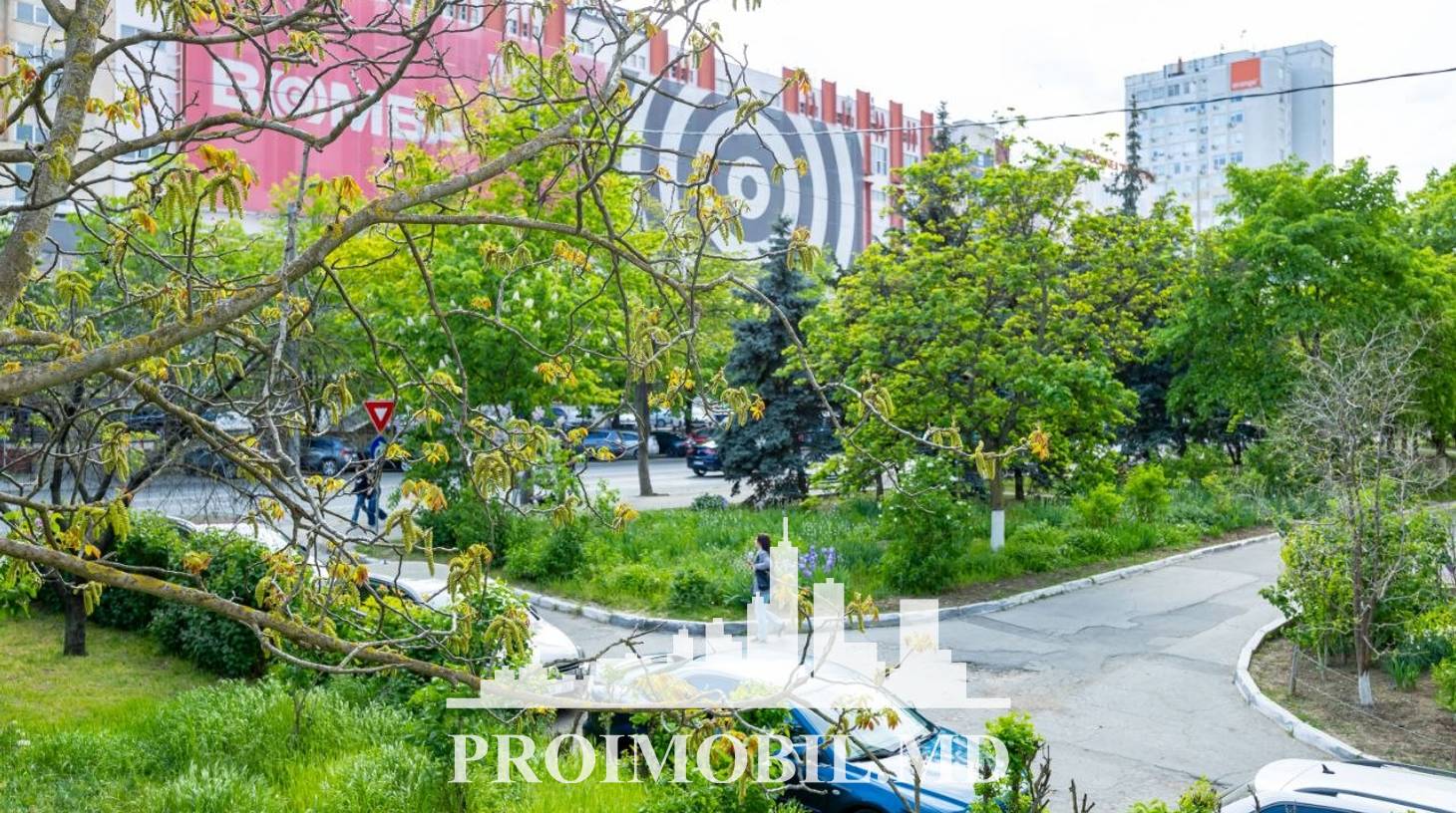 https://images.proimobil.md/ItwK5hcvZorm2iCpOG2g3O_fByBGRhnyPndzRPJJyvM/watermark:0.75:so:0:30:0.39/resize:fill:1460:816:1/gravity:ce/bG9jYWw6Ly8vZXN0YXRlL2xyLzJiMDcxNDJiLTI5MmMtNGU3Ny1iZjYwLTE2OTIzY2NiMDA5OC5qcGVn