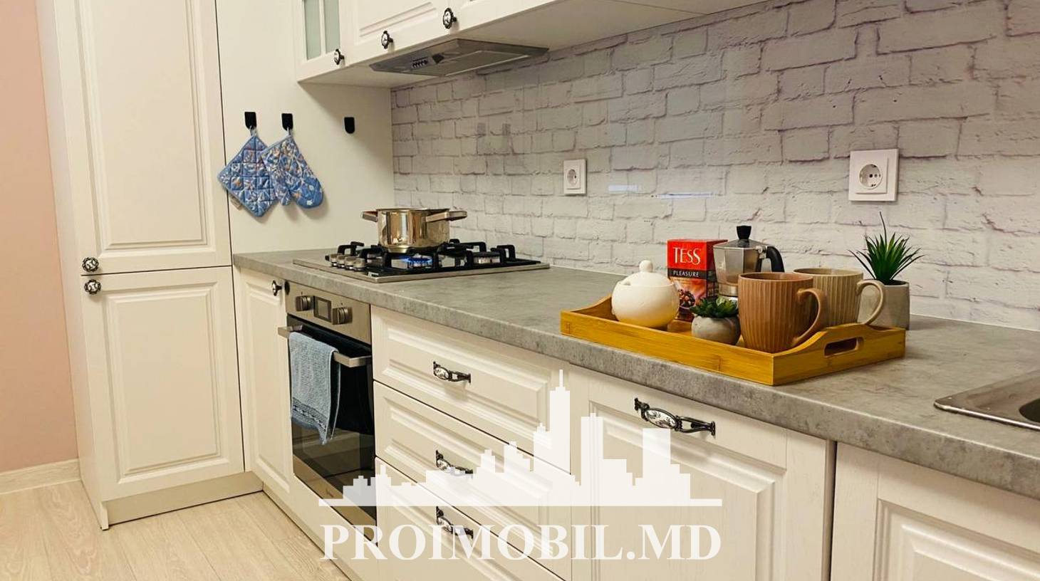 https://images.proimobil.md/Ix1Op45IW37T-ev1ibMq0oPLqN_phNyeIYxX9k3CAeE/watermark:0.75:so:0:30:0.39/resize:fill:1460:816:1/gravity:ce/bG9jYWw6Ly8vZXN0YXRlL2xyL2E2YTdhMzE4LTQwNDAtNGNkMS1hYmFjLWNmMWJlM2E3YTAyMC5qcGVn