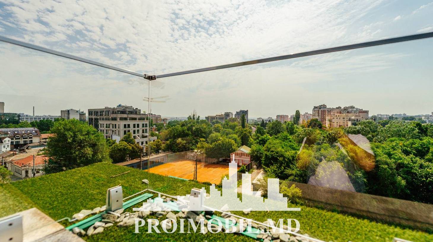 https://images.proimobil.md/IxvvbH9Db8kwxsrHaHnrs0pP1GgY2IH1SL5XENlAX9o/watermark:0.75:so:0:30:0.39/resize:fill:1460:816:1/gravity:ce/bG9jYWw6Ly8vZXN0YXRlL2xyL2I0N2ViZjMwLTk5ZGYtNDYwOC05Nzc5LWQzMGEzZjc0NzZmYi5qcGVn
