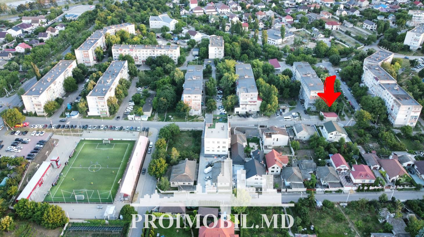 https://images.proimobil.md/J1WNrIovvoXivCcJRXU4oEXdg_-IvkjuZzsbFNjIKjo/watermark:0.75:so:0:30:0.39/resize:fill:1460:816:1/gravity:ce/bG9jYWw6Ly8vZXN0YXRlL2xyLzMwZjZlY2ZlLWJmZmUtNDFmMS1iMzNiLTFjNDU2NWE1ZDE4Yy5qcGVn