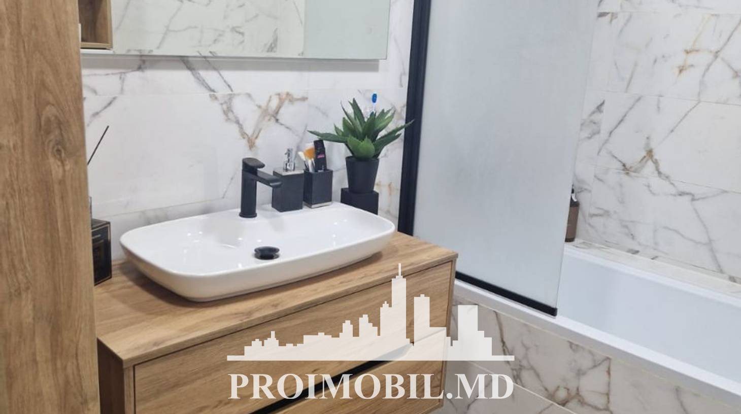 https://images.proimobil.md/J3GxOWHW3Iio3tD-dCaKtLHjk6EQxVhOa3S-RfFZJtU/watermark:0.75:so:0:30:0.39/resize:fill:1460:816:1/gravity:ce/bG9jYWw6Ly8vZXN0YXRlL2xyLzhiZDRmMzkxLWY5ZmQtNGNiNy1iMWNiLTI1NmFmYzE3M2Y1Ny5qcGVn