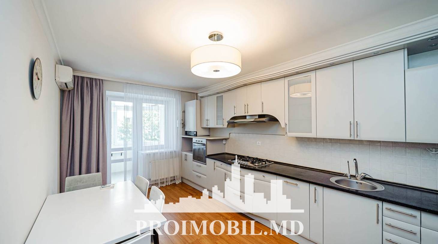 https://images.proimobil.md/J6V2I7F47dP0UJxiW5KrJ1IRtd5ky6N_WRw-1oocoBU/watermark:0.75:so:0:30:0.39/resize:fill:1460:816:1/gravity:ce/bG9jYWw6Ly8vZXN0YXRlL2xyL2FhNGQ5OWIyLWJhNTctNGUzMS1iNjk3LWU1ZGU5N2Q0YTEyYy5qcGVn