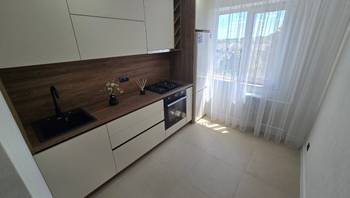 https://images.proimobil.md/J7Xdzn7cx0d-0GiLTIBhhUSn_MUe6K3Sajy2xr_adNE/resize:fill:350:198:1/gravity:ce/bG9jYWw6Ly8vZXN0YXRlL2xyL2I5MzZhMmNmLWJkZjAtNGU0Zi05NjY1LWJiYWEwMGI3OTc2NC5qcGVn