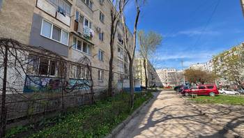 https://images.proimobil.md/J7v7j9My66z9N3PTh_hf8lGwQOoMv6f4XRGrKHzTpPI/resize:fill:350:198:1/gravity:ce/bG9jYWw6Ly8vZXN0YXRlL2xyL2U2ODJiMmZmLTVjZWMtNDY5YS05ZDk5LWZlNTFjMzM5ZTdmZC5qcGVn