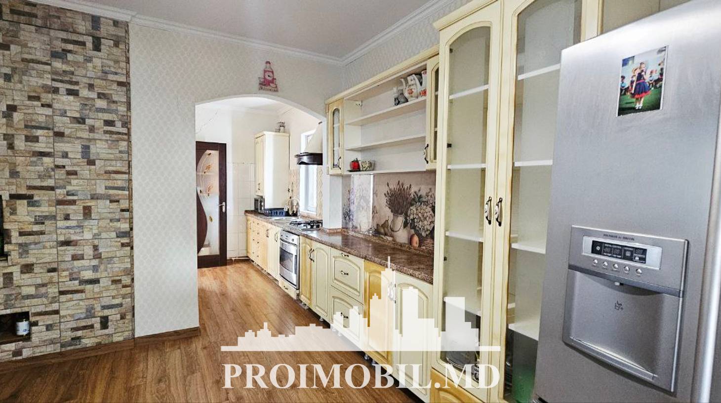 https://images.proimobil.md/J8bfz5zQDEAQFyLQRV3jI7dUegzgtMVs29mo8Si4Egs/watermark:0.75:so:0:30:0.39/resize:fill:1460:816:1/gravity:ce/bG9jYWw6Ly8vZXN0YXRlL2xyL2RkYjAxMTljLTYyNTQtNDllYS04ODhhLTJlYzU3ZGYxMzA1Mi5qcGVn