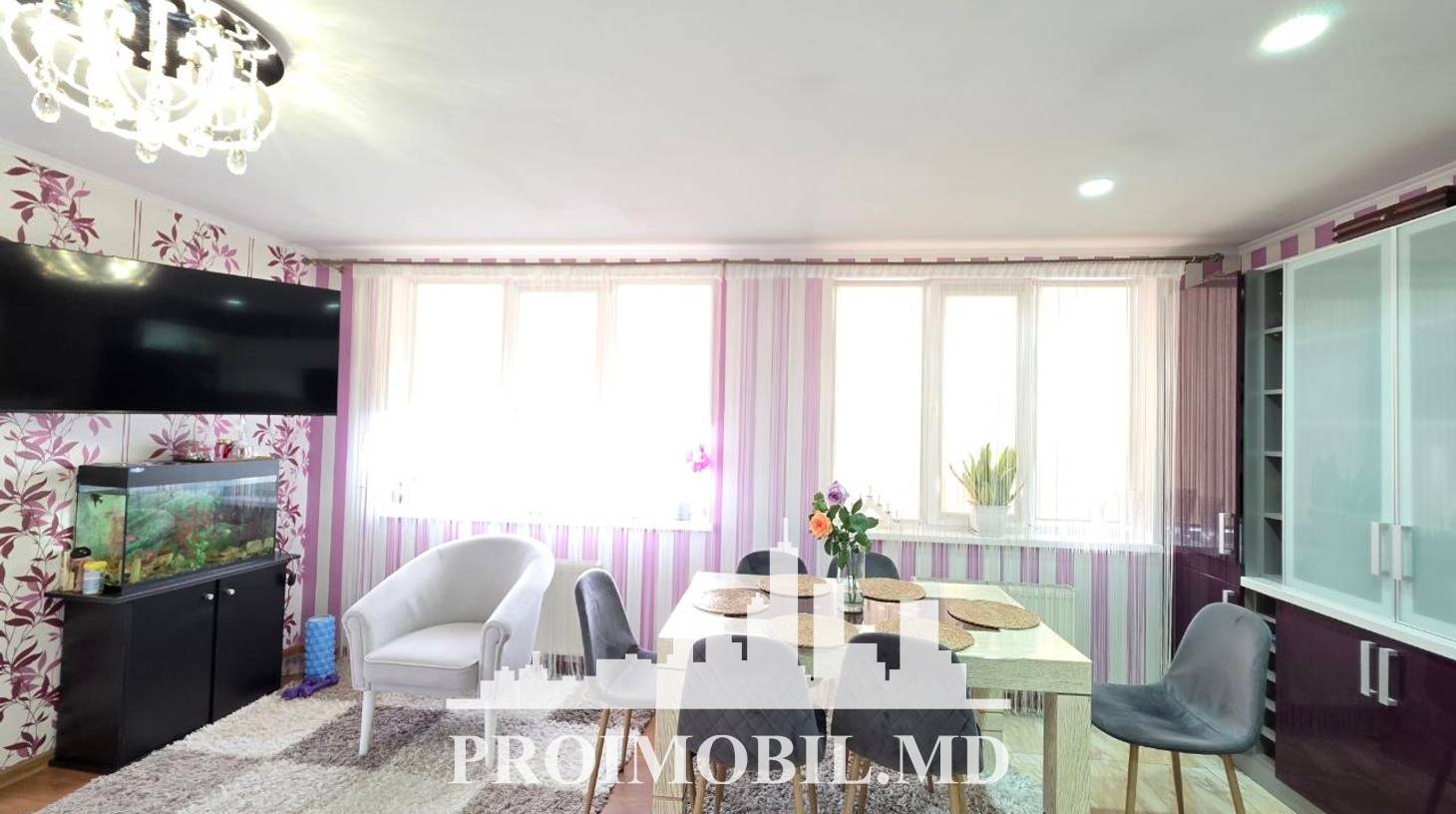 https://images.proimobil.md/JD0Q6XCxxfgbNLY_fX_r0QsBJ0XDjXxhz0uRnwRezCk/watermark:0.75:so:0:30:0.39/resize:fill:1460:816:1/gravity:ce/bG9jYWw6Ly8vZXN0YXRlL2xyL2VlNWVjMjJjLWZhNzktNDlhOS1iNzY1LTQ1NzU5NTljMjJmYy5qcGVn