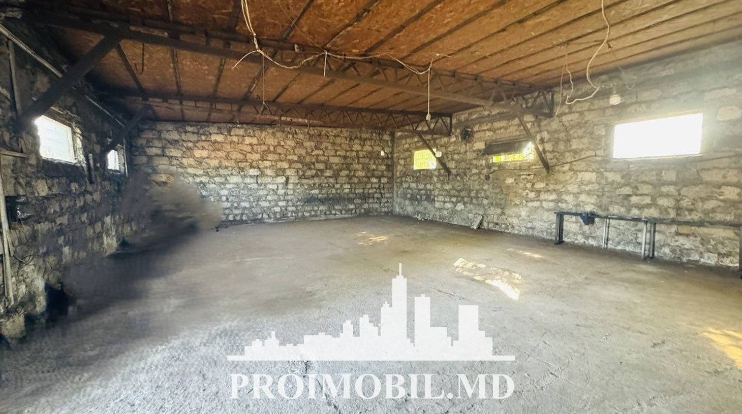 https://images.proimobil.md/JE0h1E4whvpcOQg7DDXJZ5Qh4BnhuXJ9SQgkM2NCLPk/watermark:0.75:so:0:30:0.39/resize:fill:1460:816:1/gravity:ce/bG9jYWw6Ly8vZXN0YXRlL2xyLzc4N2ZmYWE4LTlmMzUtNDYxMC05OTM3LTcxMjVhZTVkNDNkYi5qcGVn