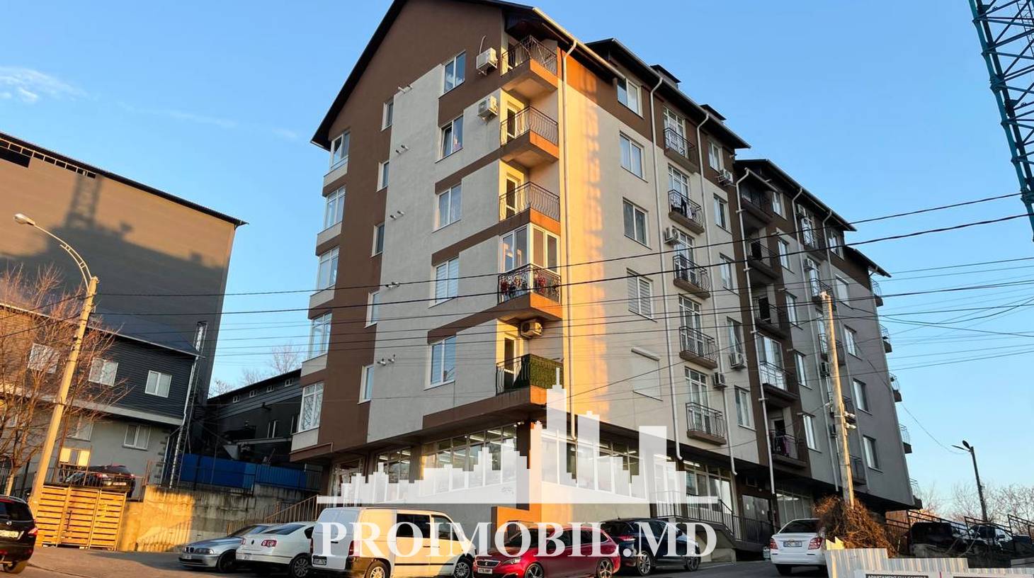 https://images.proimobil.md/JFEeQ6b2egfZQMQUePOPlmJowijLHFaonz9hZ0_4uxs/watermark:0.75:so:0:30:0.39/resize:fill:1460:816:1/gravity:ce/bG9jYWw6Ly8vZXN0YXRlL2xyLzU3NjNjN2E1LTgyZjQtNDlmMi04YWQwLTgxYjU5MjE0MjM4ZS5qcGVn
