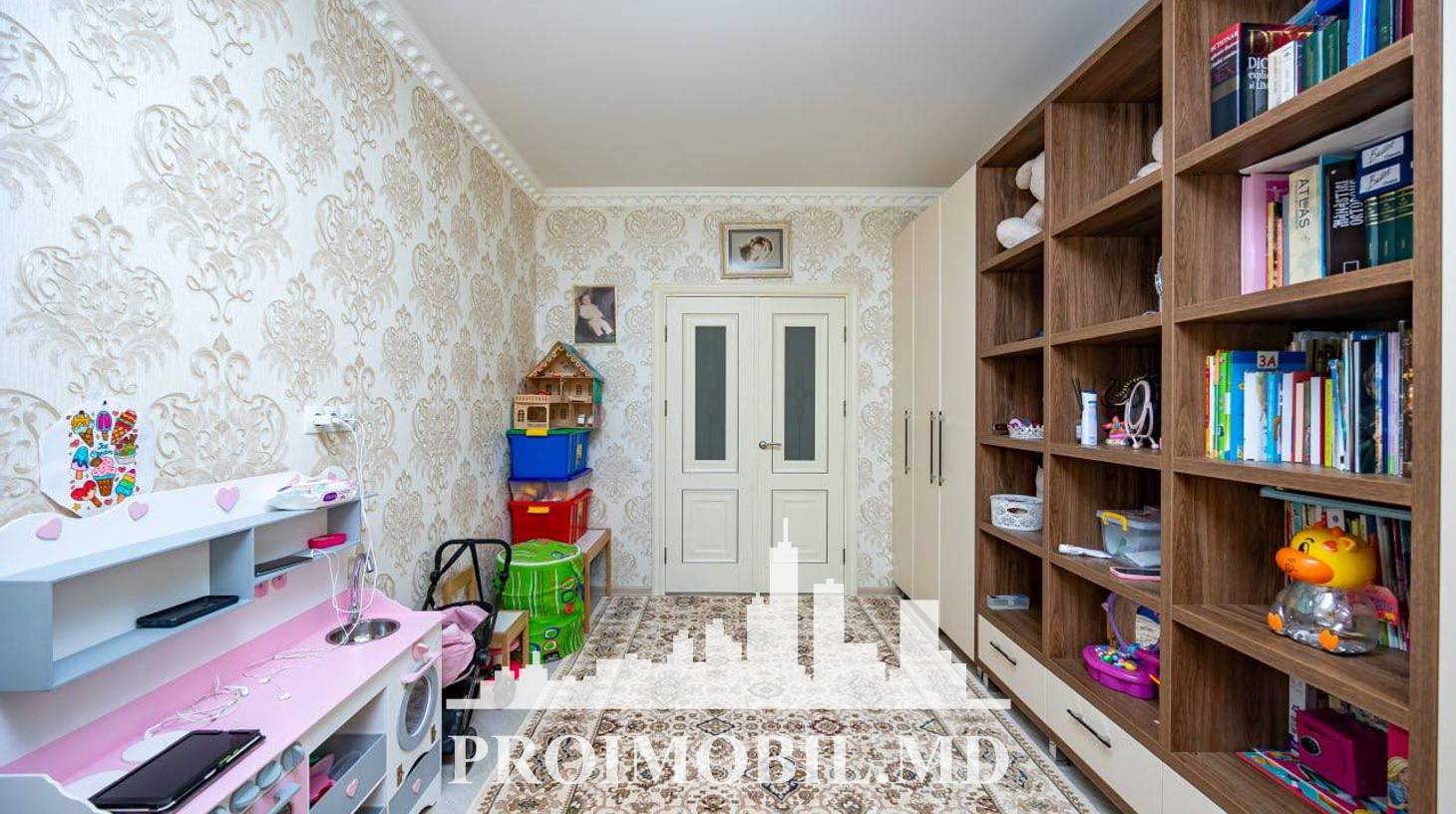 https://images.proimobil.md/JFcdSMAOBuxlpwh1eUi4vdRSHFRyTicG1Xw22en-3y8/watermark:0.75:so:0:30:0.39/resize:fill:1460:816:1/gravity:ce/bG9jYWw6Ly8vZXN0YXRlL2xyLzI5MmEyNzc5LWI5MDktNGI3Ny04Mjk3LTQyZWM1Y2MwMGE5ZC5qcGVn