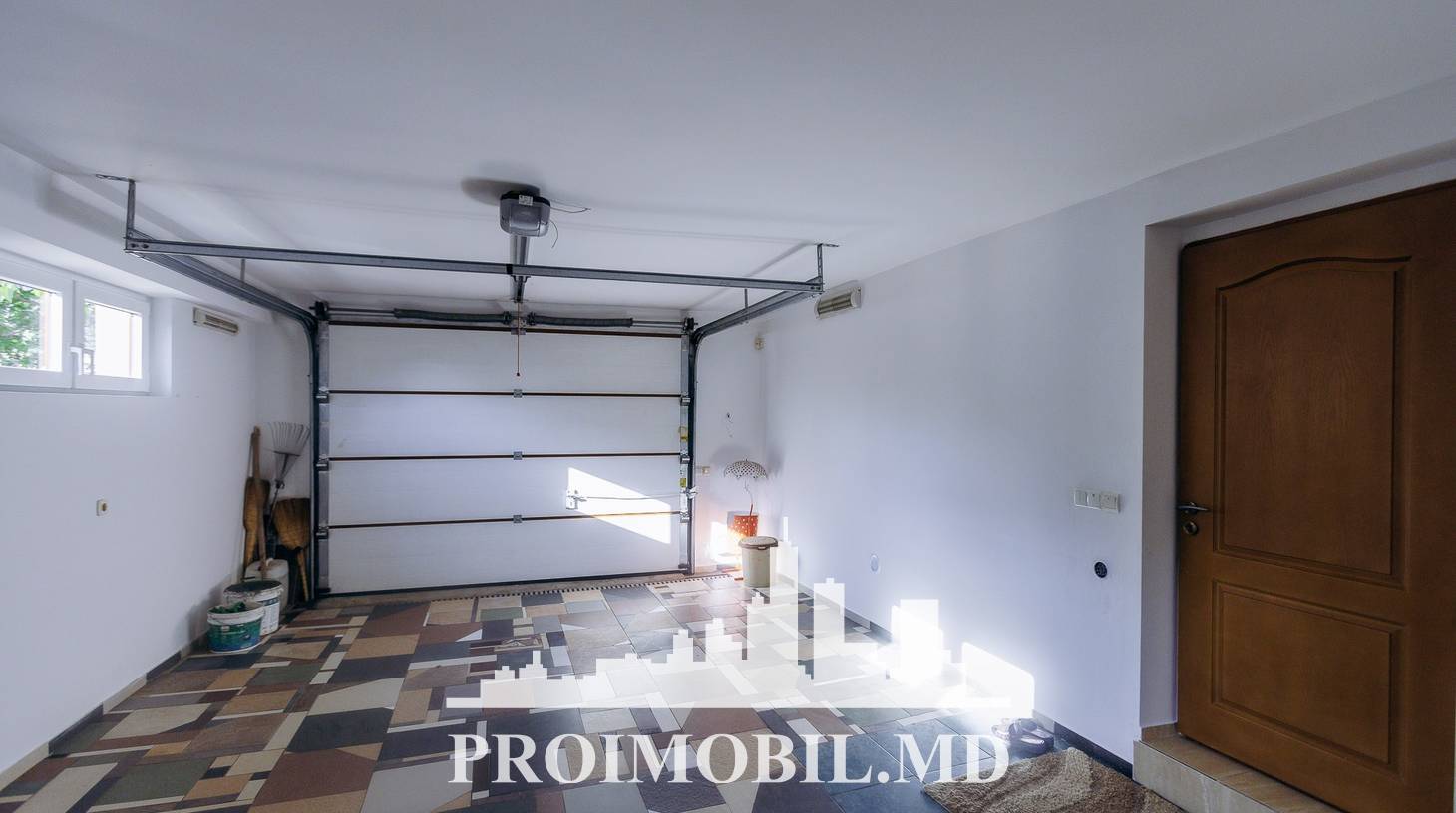https://images.proimobil.md/JIPSI73HZaadQGR496I770nnGP9nLgKLB77Wpof0zfk/watermark:0.75:so:0:30:0.39/resize:fill:1460:816:1/gravity:ce/bG9jYWw6Ly8vZXN0YXRlL2xyLzg3NzIyZTQ0LWI0ZjEtNGEzYy05OTE3LTVlZDA4OTUxZWJjYy5qcGVn