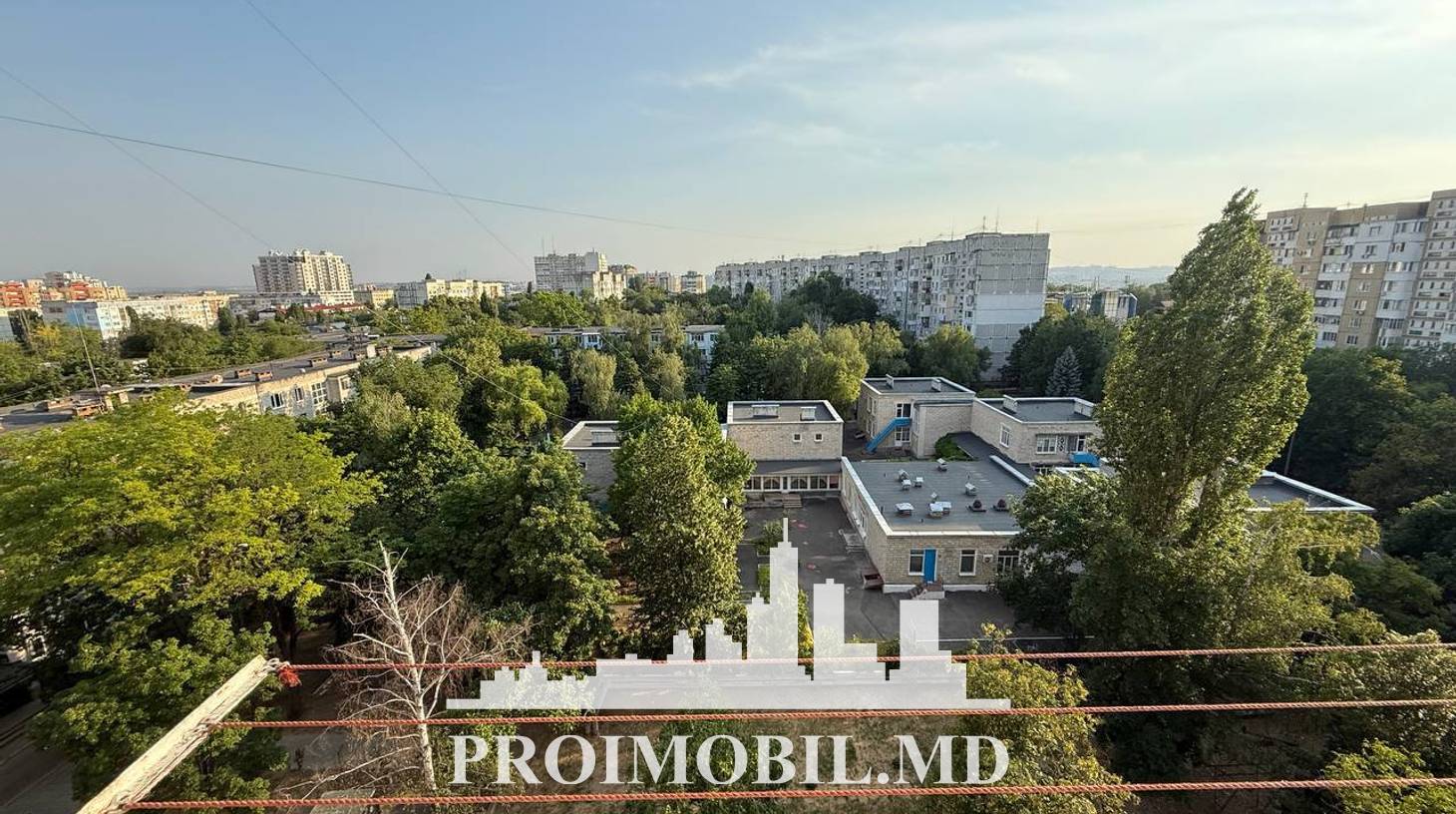 https://images.proimobil.md/JIWydmQvxWQtCu_rIIEpQD3y0W5wQDZgNiOXrIFrIL0/watermark:0.75:so:0:30:0.39/resize:fill:1460:816:1/gravity:ce/bG9jYWw6Ly8vZXN0YXRlL2xyL2M3ZTc1ZjUzLWYyNzYtNDM4Yi1hZTBiLWNkNjQ3ZjhlMTZjMi5qcGVn