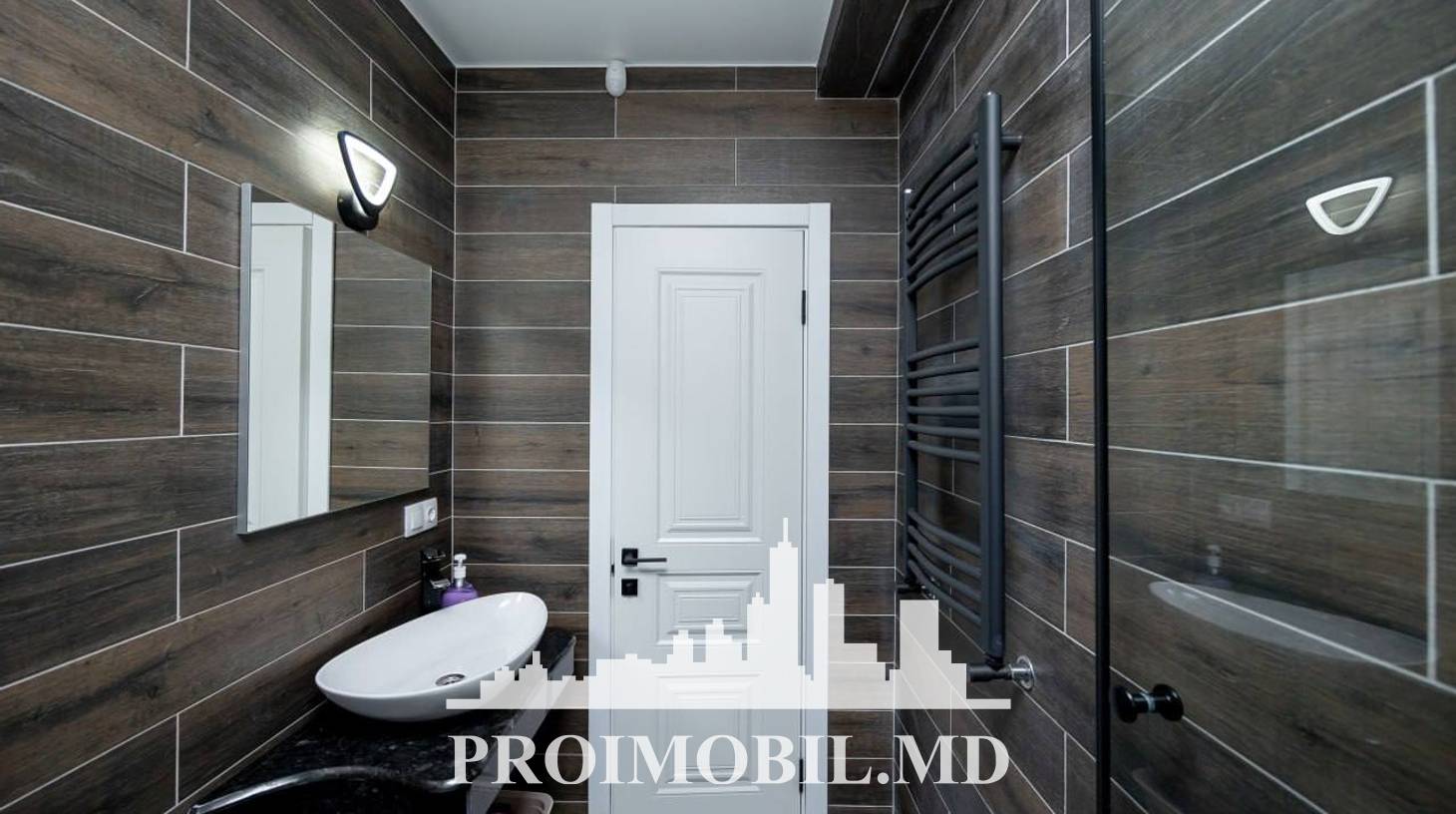 https://images.proimobil.md/JIwEPQLXX9aUg333A83dp3jU00fN4O4sVosU5ghmPTg/watermark:0.75:so:0:30:0.39/resize:fill:1460:816:1/gravity:ce/bG9jYWw6Ly8vZXN0YXRlL2xyL2ZjZTk2NzFhLWRkNjYtNDcwNC05ODgwLTc3NTdmM2M1YjE2NS5qcGVn