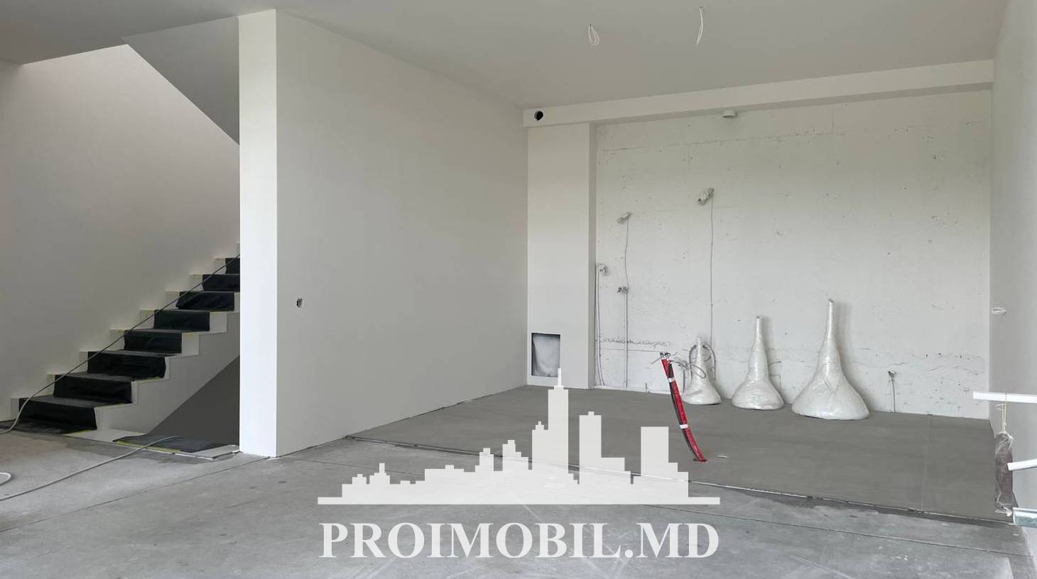 https://images.proimobil.md/JRe2hZvdWJI7BZ1-wAc-HtJSxy3BOyDisCBZiMf41Ts/watermark:0.75:so:0:30:0.39/resize:fill:1460:816:1/gravity:ce/bG9jYWw6Ly8vZXN0YXRlL2xyLzZjZThkMzM3LWYwNzQtNDI5Ny1hOGViLWVmZWNlYWE0MGRjMS5qcGVn