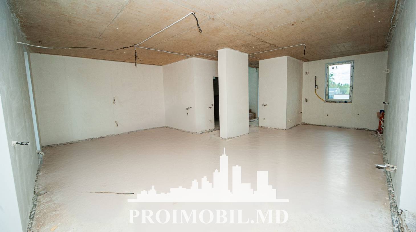 https://images.proimobil.md/JXmnFP00ibBQkgNzj2Ca11yDAYYEx5sNNrxS6JkU0kA/watermark:0.75:so:0:30:0.39/resize:fill:1460:816:1/gravity:ce/bG9jYWw6Ly8vZXN0YXRlL2xyL2M5YmM2NDc1LTI0NDAtNDdjZS04M2Q0LTIzNzEwMzQxNDBiOS5qcGVn